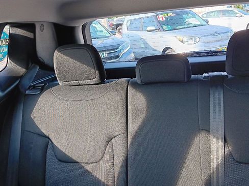 Used 2019 Jeep Renegade Sport image 21