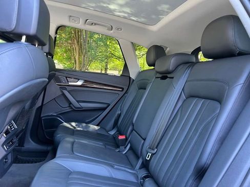 Used 2018 Audi Q5 2.0T Premium Plus w/ Premium Plus Package AWD/4WD image 17