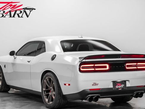 Used 2021 Dodge Challenger SRT Hellcat image 3