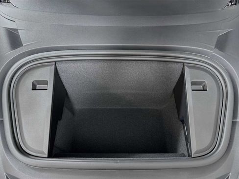 Certified 2025 Porsche Taycan image 32