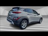 Used 2022 Hyundai Kona SE image 6