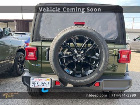 Used 2023 Jeep Wrangler Unlimited Sahara image 5