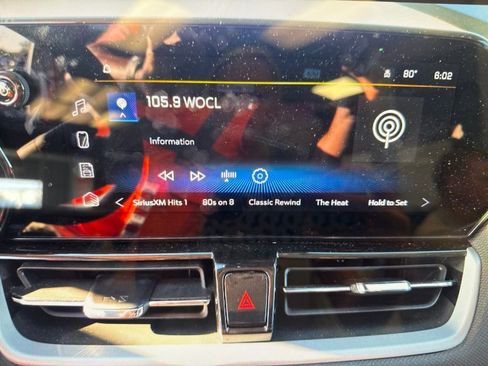 Used 2025 Chevrolet TrailBlazer LT AWD/4WD image 15