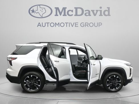 Used 2025 Chevrolet Equinox RS w/ Safety and Technology Package FWD image 41