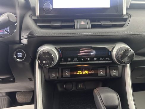 Used 2023 Toyota RAV4 XLE image 28