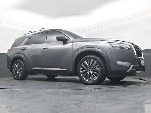 Used 2022 Nissan Pathfinder SL w/ SL Premium Package AWD/4WD image 22