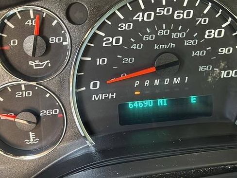 Used 2017 Chevrolet Express 3500 LT w/ LT Preferred Equipment Group RWD image 6