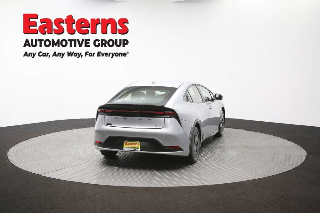 Used 2025 Toyota Prius LE FWD image 39