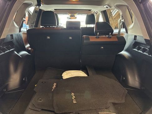 Used 2016 Toyota RAV4 Limited FWD image 11