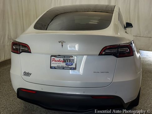 Used 2022 Tesla Model Y Long Range AWD/4WD image 6