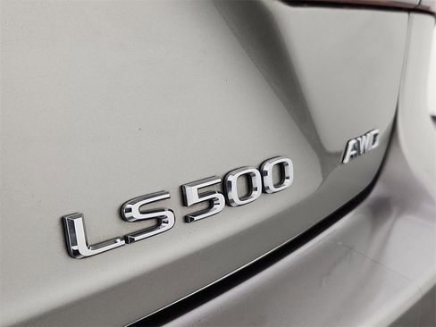 Used 2018 Lexus LS 500 F Sport image 8