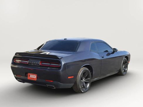 Used 2019 Dodge Challenger SXT RWD image 7