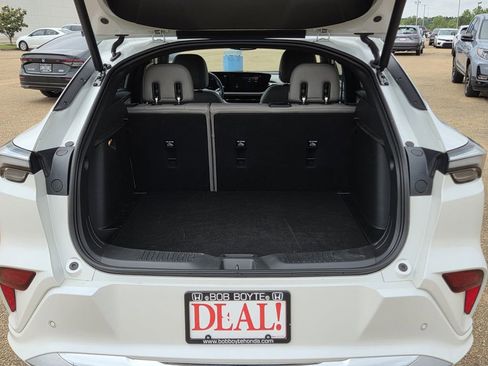 Used 2025 Buick Envista Avenir FWD image 26