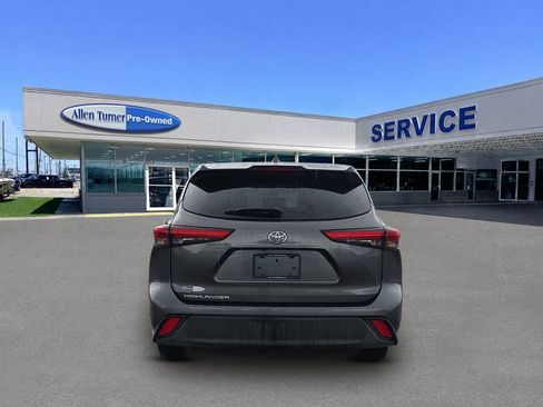 Used 2020 Toyota Highlander L FWD image 7