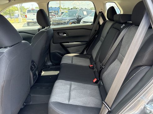 Used 2026 Nissan Rogue SV FWD image 13