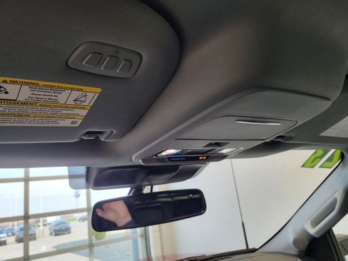 Used 2023 Ford F350 Lariat image 22