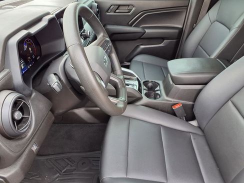 Used 2024 Chevrolet Colorado Trail Boss w/ Advanced Trailering Package AWD/4WD image 15