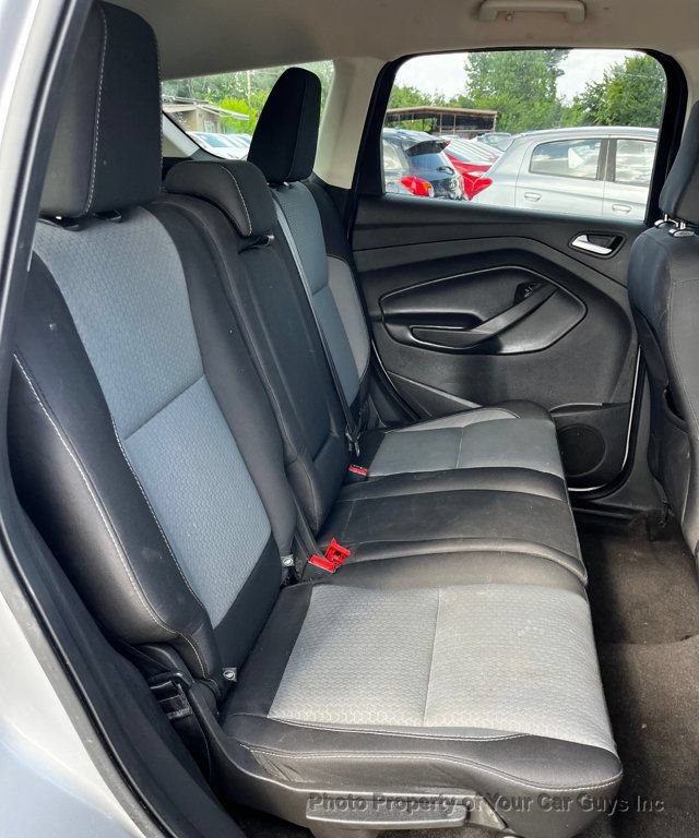 Used 2019 Ford Escape SE FWD image 16