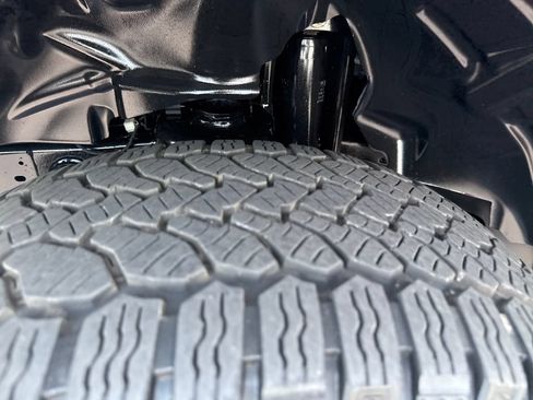 Used 2024 Jeep Wrangler High Altitude AWD/4WD image 31