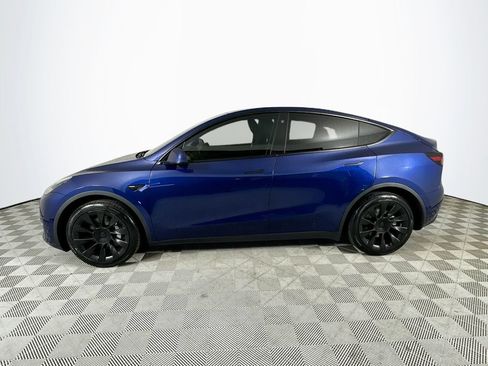 Used 2022 Tesla Model Y Long Range AWD/4WD image 4