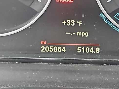 Used 2015 BMW 320i xDrive Sedan image 12