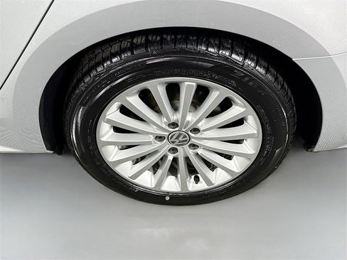 Used 2016 Volkswagen Passat 1.8T SE image 32