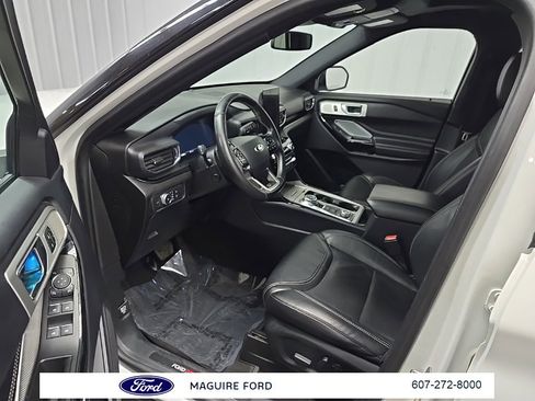 Used 2022 Ford Explorer ST w/ ST Street Pack image 32