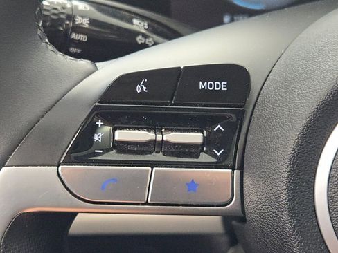 Used 2024 Hyundai Elantra Limited image 33