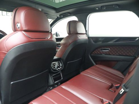 Certified 2021 Bentley Bentayga image 14
