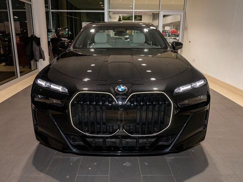 New 2026 BMW 760i xDrive w/ Executive Package image 2