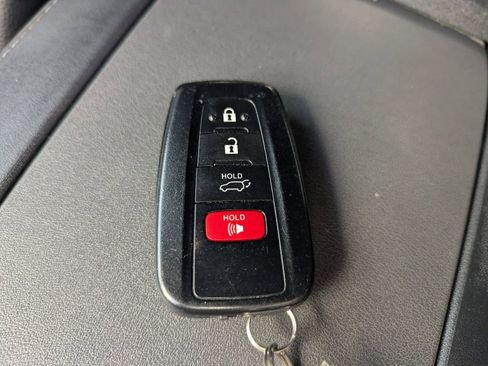 Used 2022 Toyota Highlander XSE image 32