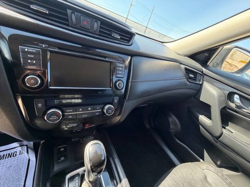 Used 2020 Nissan Rogue SL AWD/4WD image 12