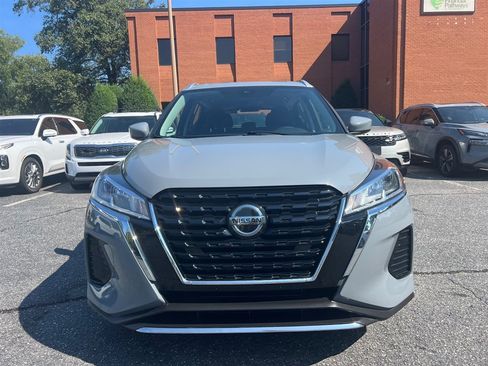 Used 2021 Nissan Kicks SV FWD image 17