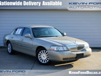 Used 2004 Lincoln Town Car Signature
