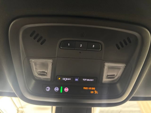 Used 2023 Chevrolet Traverse LT FWD image 25