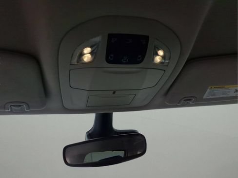 Used 2024 Chrysler Pacifica Touring-L FWD image 24