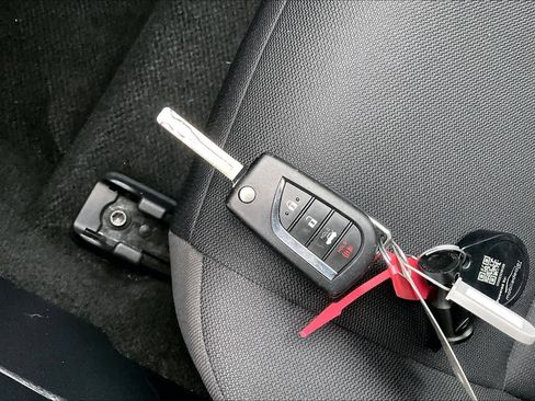 Used 2024 Toyota Corolla LE image 14