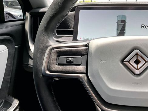 Used 2025 Rivian R1S Adventure AWD/4WD image 22