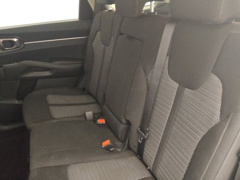 Used 2021 Kia Sorento LX FWD image 18