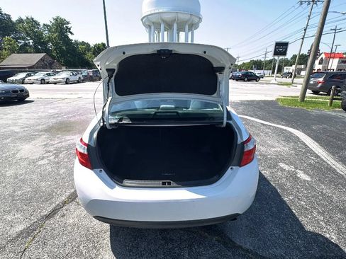 Used 2015 Toyota Corolla LE FWD image 16
