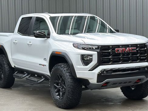 Used 2024 GMC Canyon AT4X image 7