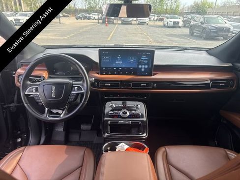 Used 2023 Lincoln Nautilus Reserve w/ Equipment Group 201A image 17