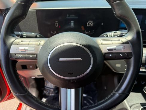 Used 2024 Hyundai Kona SEL AWD/4WD image 15