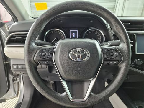 Used 2019 Toyota Camry LE w/ Convenience Package FWD image 13
