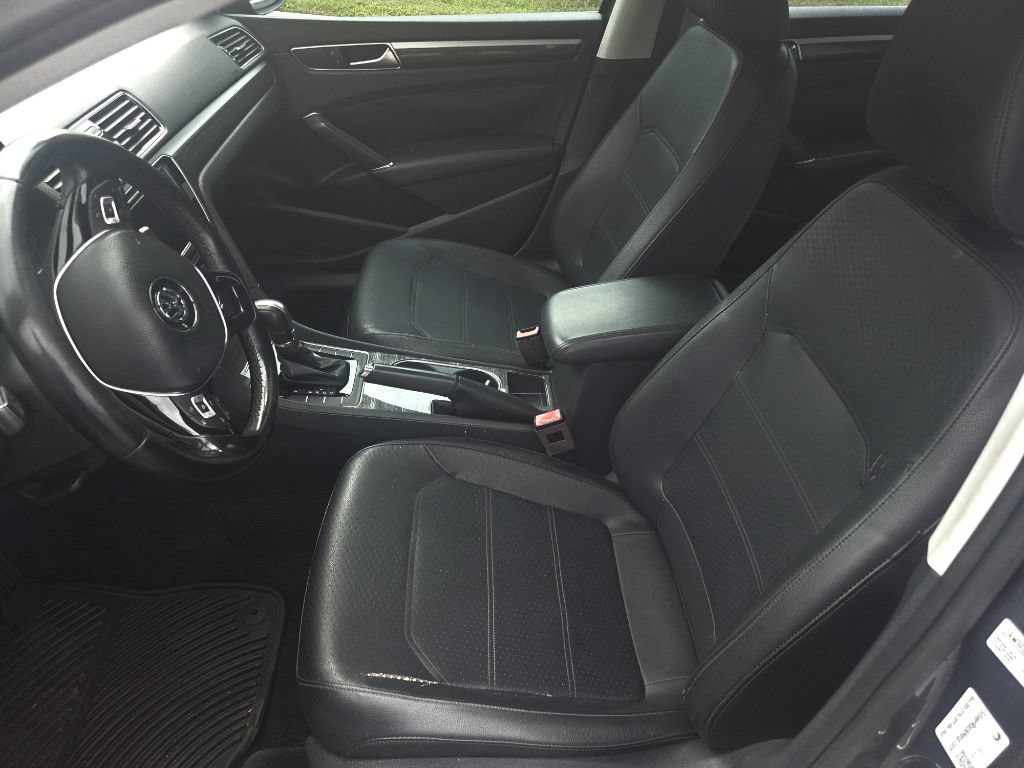 Used 2018 Volkswagen Passat 2.0T SE FWD image 8
