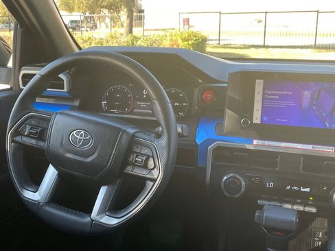 Used 2025 Toyota Tacoma TRD Off-Road AWD/4WD image 34