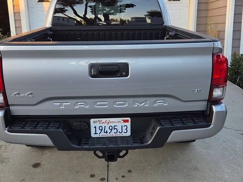 Used 2021 Toyota Tacoma SR5 w/ Technology Package AWD/4WD image 5