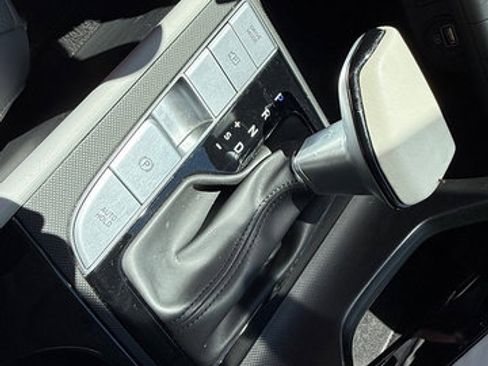 Used 2023 Hyundai Elantra Limited FWD image 24