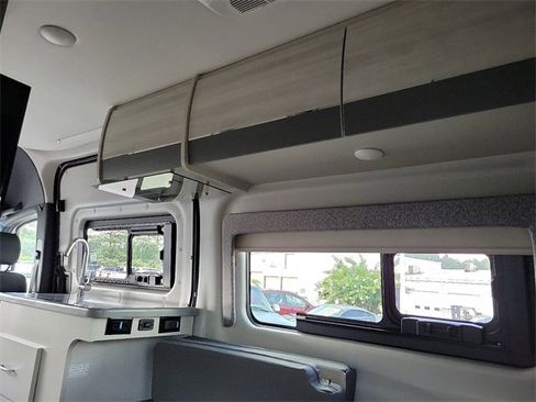 Used 2022 Mercedes-Benz Sprinter 2500 image 28