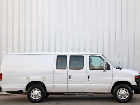 Used 2010 Ford E-350 and Econoline 350 Extended Super Duty image 28